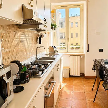 Celebrity Home, Appartement Bari