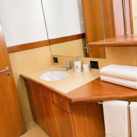 Celebrity Home, Appartement Bari