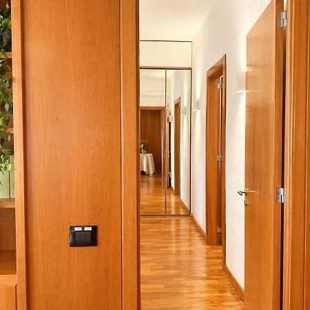 Celebrity Home, Appartement Bari